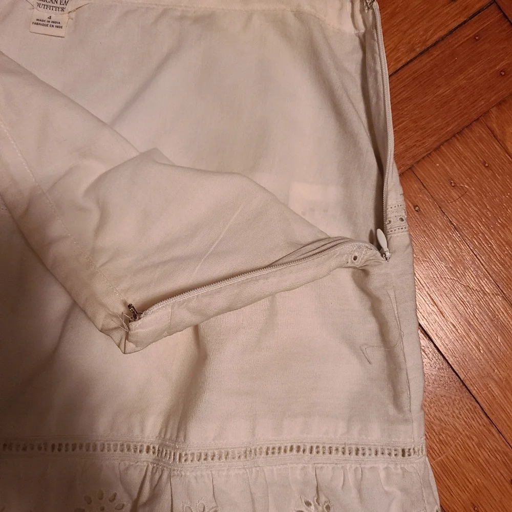 White cotton eyelet lined skirt AMERICAN EAGLE OUTFITTETS HP 🔥🔥🔥🔥🔥 - Picture 4 of 4